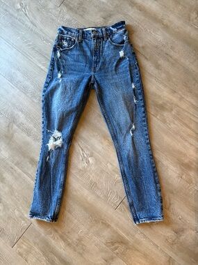 Abercrombie & Fitch Women's High-Rise Distressed Denim Size 26 Size 2